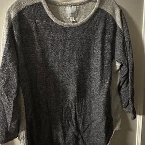 Cozy Two-Tone Women's Sweater - Gray/navy